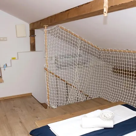 Lovely 1bd Atelier With Location Appartement Varna