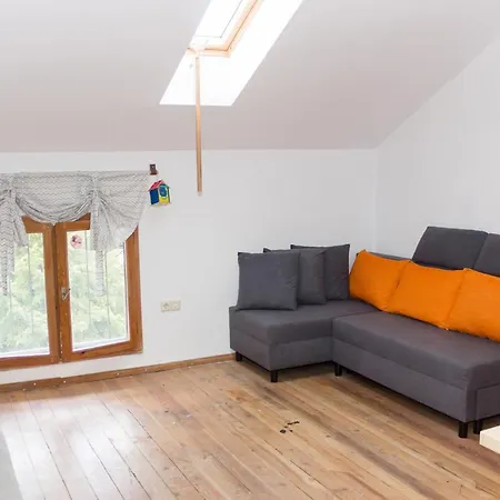 Lovely 1bd Atelier With Location Appartement